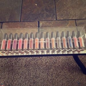 MAC Metallic Retro Matte Vault
